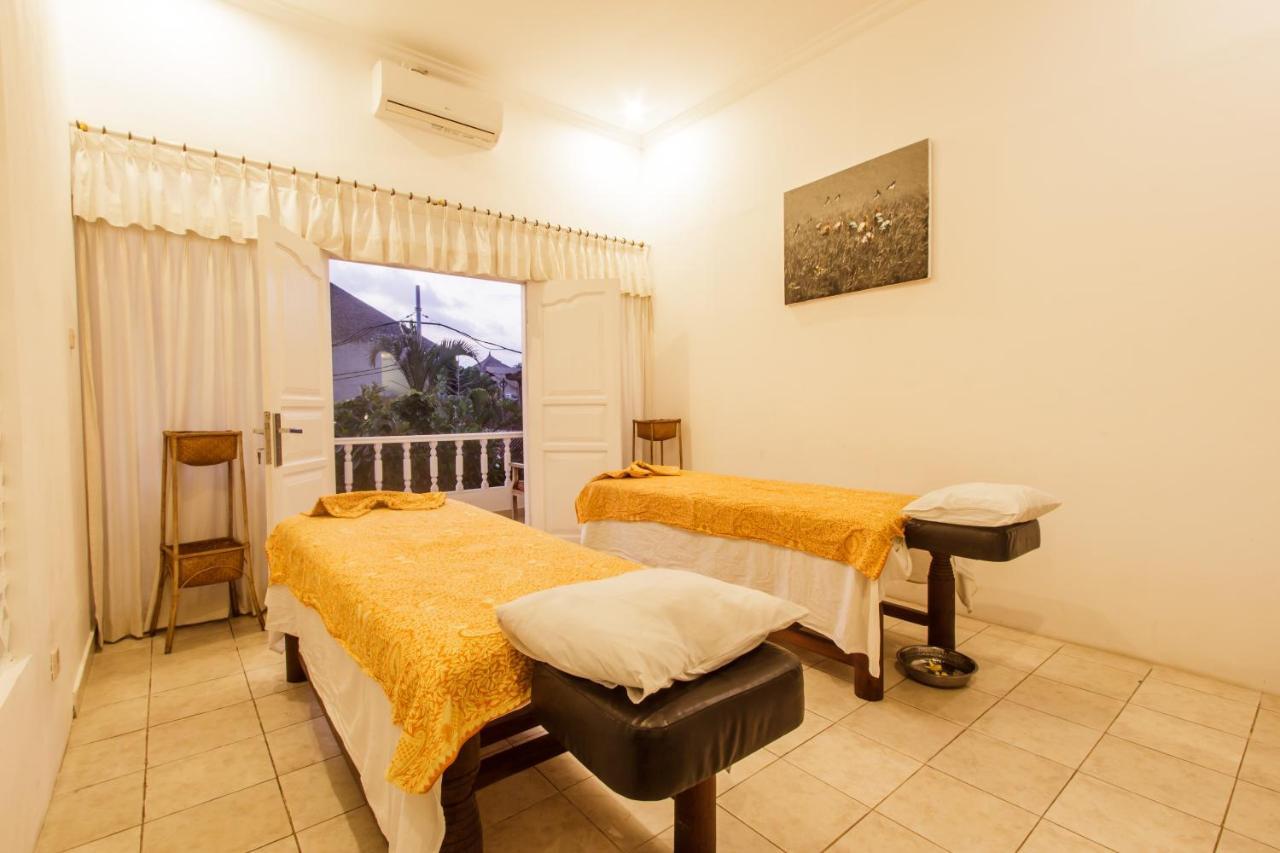 Bening Hut And Spa Seminyak Kültér fotó